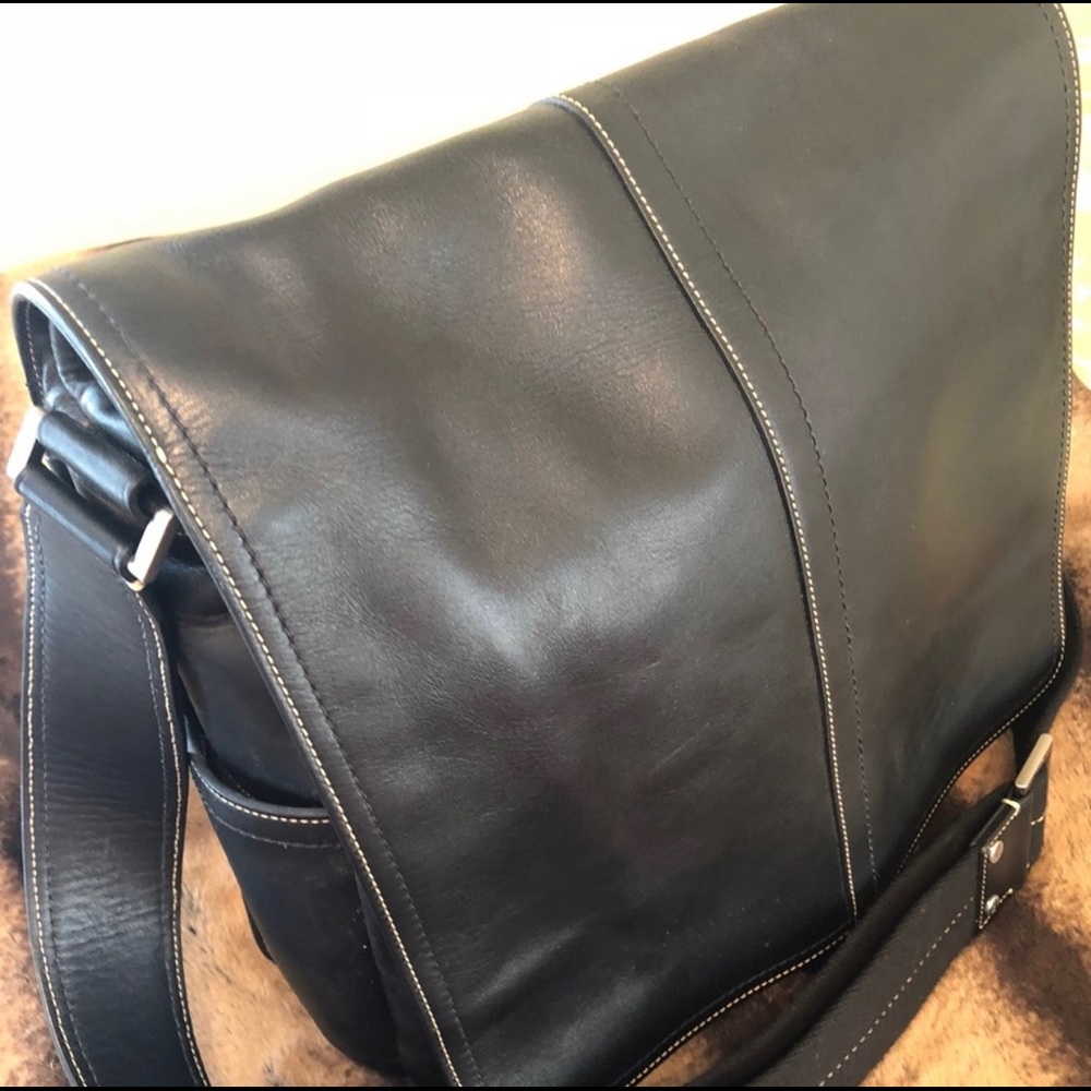 Coach leather crossbody/ messenger bag